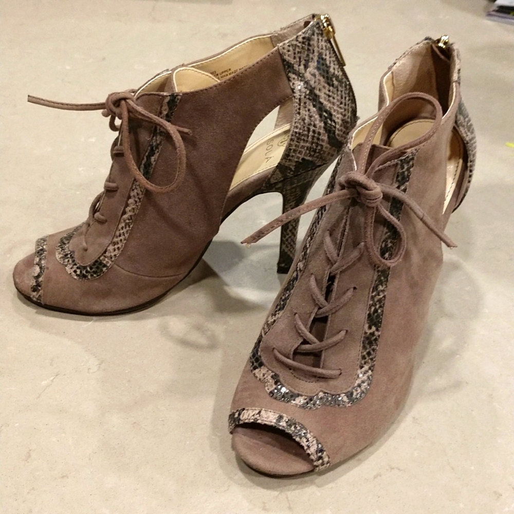 Isola Lace Up Peep Toe Heels Size 8 - Picture 2 of 9